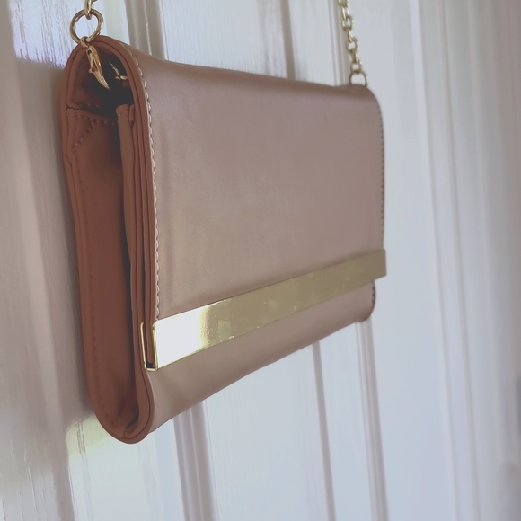 Steve Madden Nude Leather Clutch with Gold accent - Picture 4 of 15